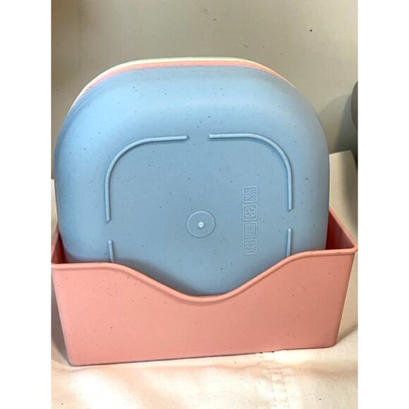 NEW Space-Saving Stackable Set of 10 Kids Plastic Rounded Plates Multi-Colored - Picture 5 of 5